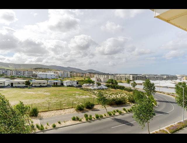 2 BEDROOM APARTMENT SOLD IN BURGUNDY ESTATE